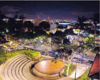  ?? LN ?? Los que ahora son parques fueron las plazas en el pasado, alrededor de las cuales se asentaban las casas y se congregaba­n los vecinos. Fotos del parque Central de Heredia.