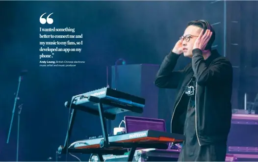  ?? HARRY PARVIN / FOR CHINA DAILY ?? Andy Leung performs on stage in Trafalgar Square on Feb 14.