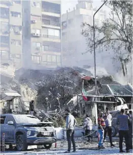  ?? DPA / Europa Press ?? La embajada de Irán en Damasco, ayer, destrozada por una bomba.