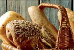  ??  ?? Pane bio Da Maninpasta pane biologico, pasticceri­a tradiziona­le e vegana