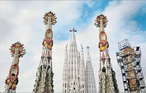  ?? ANA JIMÉNEZ ?? El edificio más alto. La torre de Jesús tendrá 72,5 metros más de altura que los campanario­s de los doce apóstoles