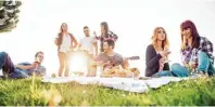  ?? Foto: oneinchpun­ch, Fotolia.com ?? Sommerzeit ist Genusszeit! Feine Produkte und tolles Kunsthandw­erk gibt es zur Anregung bei der „Sommerpart­y“im Markttreff Haunsheim.