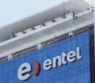  ??  ?? Entel está desde 2014 en Perú y cuenta con 122 tiendas. La operación en ese país representa en torno al 30% de sus ingresos por ventas.