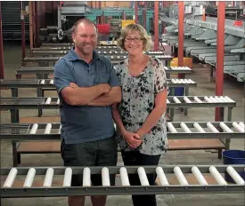  ?? PICTURE / PETER DE GRAAF ?? BIG SAVINGS: Alan and Helen Thompson, pictured in their Kerikeri packhouse, will save significan­tly in transport costs as a result of a new shipping service.