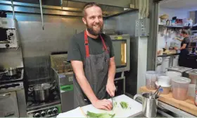  ?? MIKE DE SISTI/MILWAUKEE JOURNAL SENTINEL ?? Dan Jacobs, a chef-owner at Dandan Restaurant at 360 E. Erie St., will appear on the Food Network’s “Beat Bobby Flay” on Aug. 16, on the episode called “You’re Masa-ing With Me.” The show is in its 25th season.