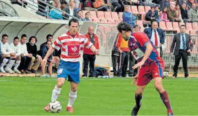  ?? PACO AYALA (AS) ?? Nene, durante un partido con el Granada en 2007.