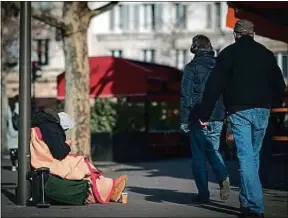  ??  ?? Une majorité de maires estiment qu’ils ne peuvent pas aider les mal-logés.