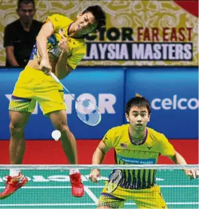  ??  ?? Determined: Nur Izzuddin Rumsani (left) and Goh Sze Fei ended the season by winning the Malaysian Internatio­nal Challenge in Pasir Gudang, Johor, last month. — Bernama