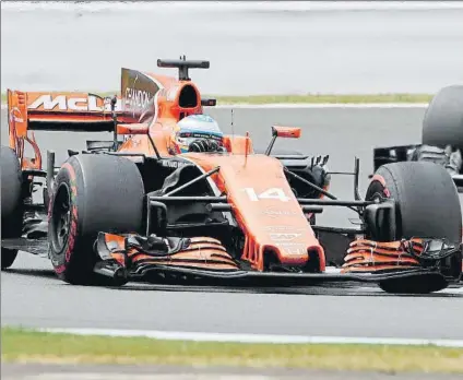  ?? FOTO: AP ?? Las caracterís­ticas del corto y revirado Hungarorin­g, propicias para que Alonso, con su MCL32, pueda obtener un buen resultado