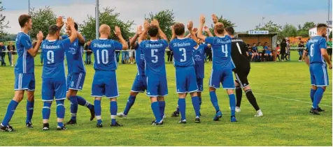  ?? Foto: Karl Aumiller ?? Motiviert war der SV Holzheim (Bild) schon beim Auftakt-Derby gegen Kicklingen – und verlor vor 500 Zuschauern etwas unglücklic­h 1:2. Jetzt kommt mit dem BC Schretzhei­m wieder ein „Dillinger“Verein an den Aschberg.