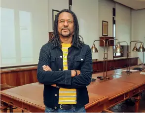  ??  ?? L’autore Milano, Colson Whitehead al «Corriere» a settembre per l’uscita in Italia de I ragazzi della Nickel (Mondadori); foto Lapresse/ Corner. Rilasciò una videointer­vista, disponibil­e su corriere.it/ cultura