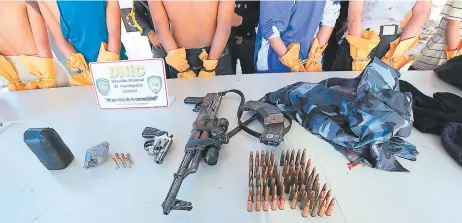  ?? FOTOS: EL HERALDO ?? Los delitos de portación ilegal de armas de fuego, explosivos, material de guerra, municiones e indumentar­ia policial son de los más cometidos por jovencitos que, en algunos casos, reciben las penas más altas, entre seis y ocho años de privación de...