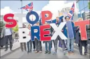  ?? AP ?? ■ Anti-Brexit protesters gather in Brussels.