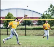  ?? JAMES BEAVER/FOR MEDIA NEWS GROUP ?? Fort Washington second baseman Jarrod Matz (11) makes a running catch in the bottom of the second inning against the Roslyn Blue Hawks Friday night in Legion playoff action.