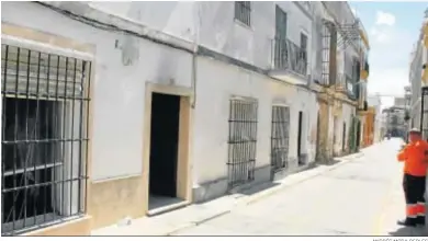  ?? ANDRÉS MORA PERLES ?? La vivienda de la calle Durango donde se registró el incendio en el que falleció el menor.