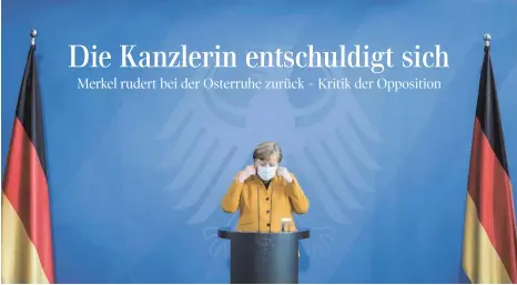  ?? FOTO: STEFANIE LOOS/DPA ?? Canossa-Gang in Berlin: Bundeskanz­lerin Angela Merkel erklärt, warum sie die strikte Osterruhe wieder rückgängig gemacht hat.