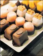  ?? [GMS Gourmet] ?? Petits Fours verkosten: ein besonderes Vergnügen.