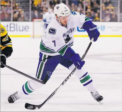  ?? — GETTY IMAGES FILES ?? The Vancouver Canucks signed forward Linden Vey to a one-year, $1-million US contract Monday. A two-year deal was reached with backup goalie Jacob Markstrom.