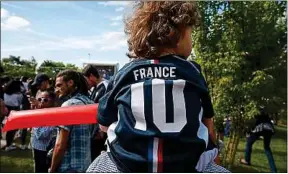  ??  ?? Lors de France-Argentine, samedi, parents et enfants vont vibrer ensemble.