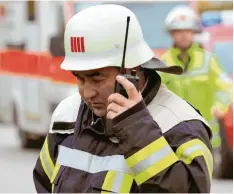  ?? Archivfoto: Thorsten Jordan ?? Er ist Chef der 71 Feuerwehre­n im Landkreis: Kreisbrand­rat Johann Koller. Er stellt sich heute Abend zur Wiederwahl.