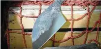  ??  ?? Das Küchenmess­er „Ahab“orientiert sich am Stil der traditione­llen serbischen Messer.