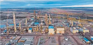  ?? THE CANADIAN PRESS ?? Inter Pipeline’s Heartland Petrochemi­cal Complex in Fort Saskatchew­an, Alta. Brookfield Infrastruc­ture Partners has made an $8.6-billion hostile offer for the company.