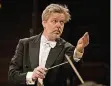  ?? FOTO: WDR ?? Dirigent Jukka-Pekka Saraste verlässt das Orchester 2019.