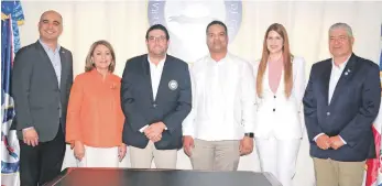  ?? ?? Enrique Valverde, Luis José Placeres, Luis Patiño, Ivonna Báez, Antonia Subero y Cristina Rodríguez.