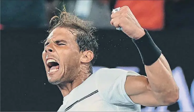  ?? SAEED KHAN / AFP ?? Rafael Nadal celebrando su triunfo sobre Gaël Monfils, ayer en Melbourne Park