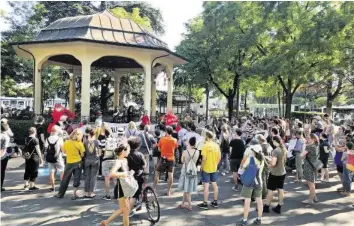 ?? 20 MINUTEN ?? Gestern wurde nach einem Aufruf der Juso in mehreren Städten protestier­t, hier in Zürich.