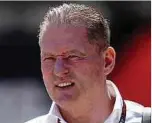  ?? Foto: dpa ?? Jos Verstappen sieht eine Gefahr, dass das Team „zerrissen“wird.