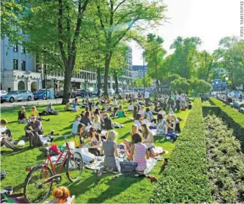  ??  ?? Helsinki ist die grünste Metropole des Nordens – die Parks bestimmen das Leben in der Stadt.