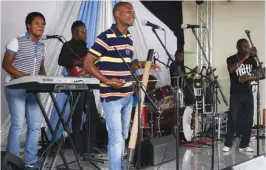  ?? DOMINGOS CADÊNCIA ?? Cantores de todas as províncias disputam em Novembro o festival de música angolana