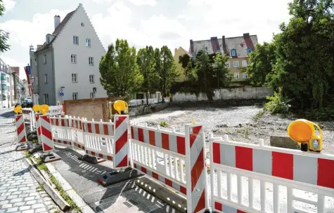  ?? Foto: Silvio Wyszengrad ?? In der Altstadt werden relativ wenige neue Wohnungen gebaut. Am Jakobsplat­z nahe der Fuggerei ist ein Neubau für Mietwohnun­gen geplant.