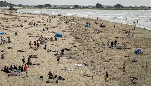  ?? PHOTOS: ALDEN WILLIAMS/STUFF ?? Christchur­ch’s Sumner beach was popular yesterday afternoon, even though it was a few degrees cooler than the previous day. Hot, dry conditions are expected to continue in Canterbury and many other parts of the country.