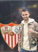  ??  ?? Suso Fernández se queda en el Sevilla