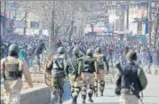  ?? WASEEM ANDRABI/HT PHOTO ?? Protesters clash with police and paramilita­ry soldiers after prayers in Srinagar on Friday.