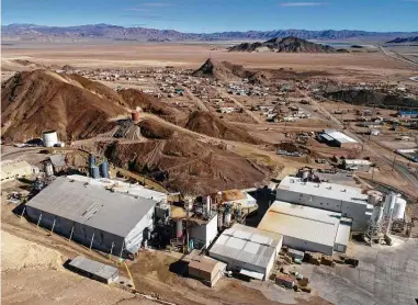  ?? Photos by Godofredo A. Vásquez / Staff file photo ?? Albemarle’s lithium mine and processing plant in Silver Peak, Nev. Energy security in a world less reliant on oil and gas increasing­ly means access to minerals such as lithium, a key component in batteries.