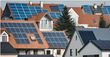  ?? Foto: Wolfgang Widemann ?? Anmeldung fehlt: 130 000 Photovolta­ikanlagen droht Ende Januar ein Stopp der Einspeisev­ergütung.