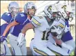  ?? RANDY MEYERS — FOR THE MORNING JOURNAL ?? Aiden Steele of Amherst weaves his way through the Midview kickoff coverage on his way to a 99-yard touchdown Sept. 4.