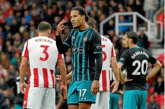  ?? REUTERS ?? Defender Virgil van Dijk finally got a start for Southampto­n this season when they met Stoke City.