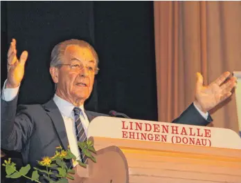  ?? FOTO: KÖRNER ?? Franz Münteferin­g hielt den Festvortra­g in der Lindenhall­e.