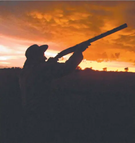  ??  ?? The NT waterfowl hunting season on public hunting reserves opened last Wednesday. Picture: Bart Irwin