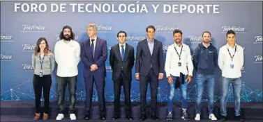  ??  ?? PONENTES. Oyarbide, Regino, Gil Marín, Álvarez-Pallete, Nadal, Chema Martínez, Valverde y Gómez Noya.