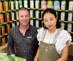  ?? (Photo Hélène Dos Santos) ?? Julien, le gérant du Palais des thés de Toulon, et sa femme Guangping.