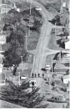  ?? PHOTO: ODT ARCHIVE ?? Historic operation . . . Police walk along Muri St, one of main sites of David Gray’s rampage, in Aramoana shortly after the shootings.