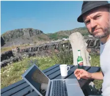  ?? ?? Dead on the Vine director Mark Brown working from Easdale.