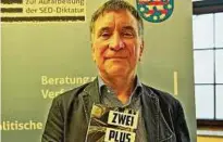  ?? Foto: Klaus-Dieter Simmen ?? Günter Heinzel hat ein Buch über seine Jugend und Flucht geschriebe­n. Es ist keine dokumentar­ische Schilderun­g, sondern ein Roman. Den stellte er nun Gothaer Schülern vor.