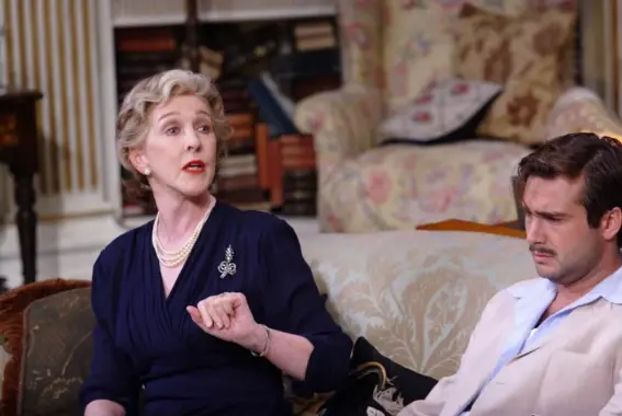  ??  ?? Actress Patricia Hodge, seen here in ‘Relative Values’, is 70 today (Catherine Ashmore)