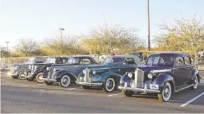  ?? SILVER AUCTIONS CO. ?? Classic sedans await their turn on the block at a previous Silver Thanksgivi­ng Weekend Auction on the Fort McDowell Reservatio­n.